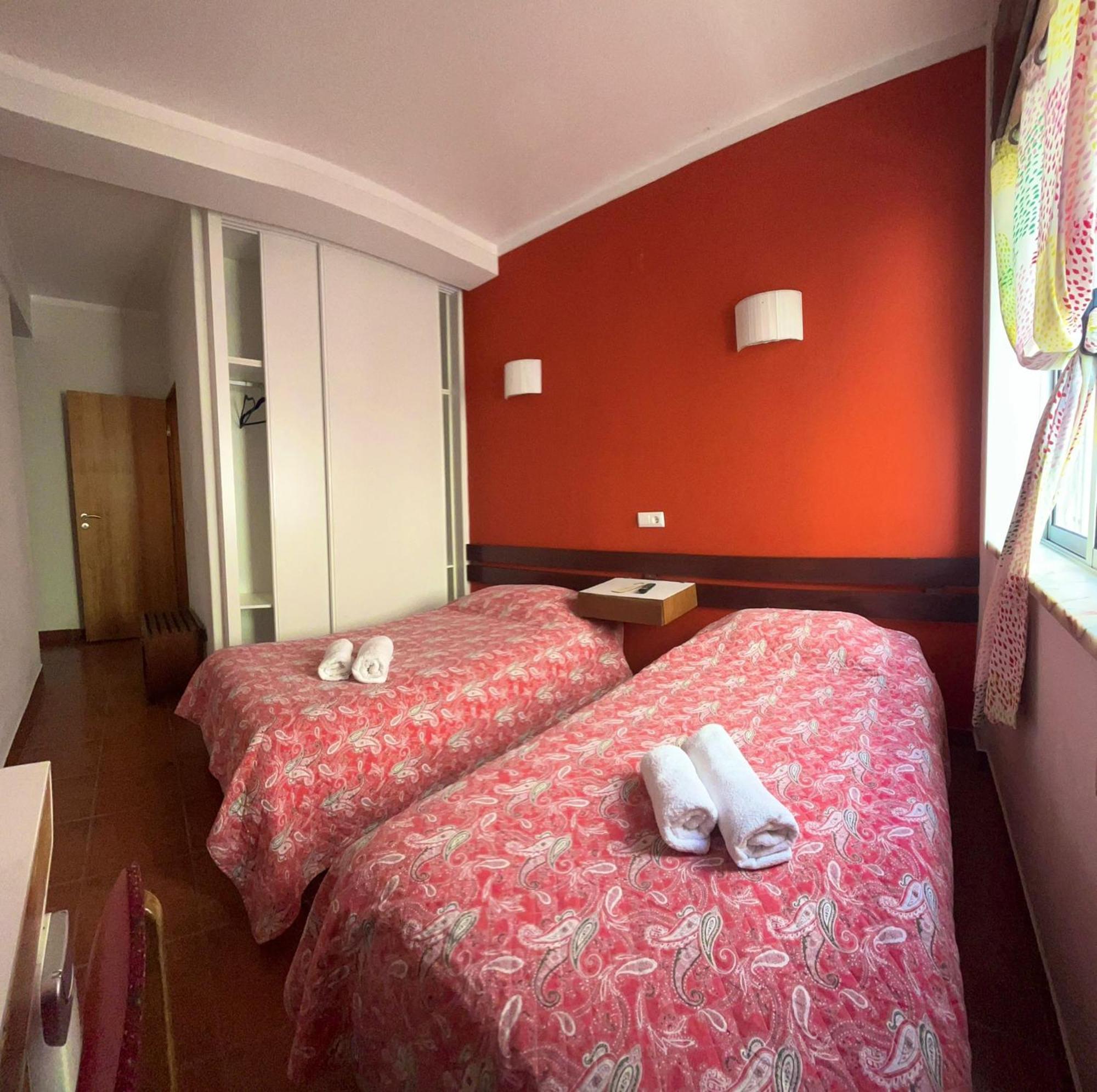 Hotel Residencia Aviz Peniche Esterno foto