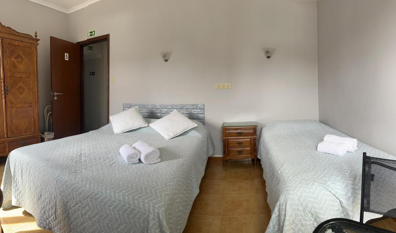Hotel Residencia Aviz Peniche Esterno foto